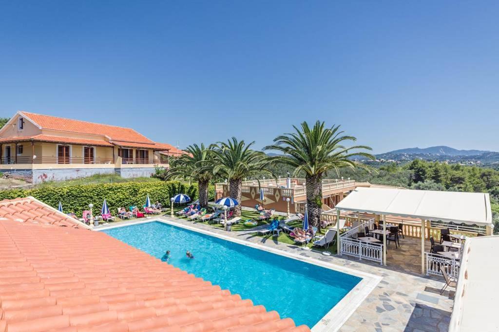 Kapetanios Apartments Agios Stefanos Avliotes  Екстериор снимка