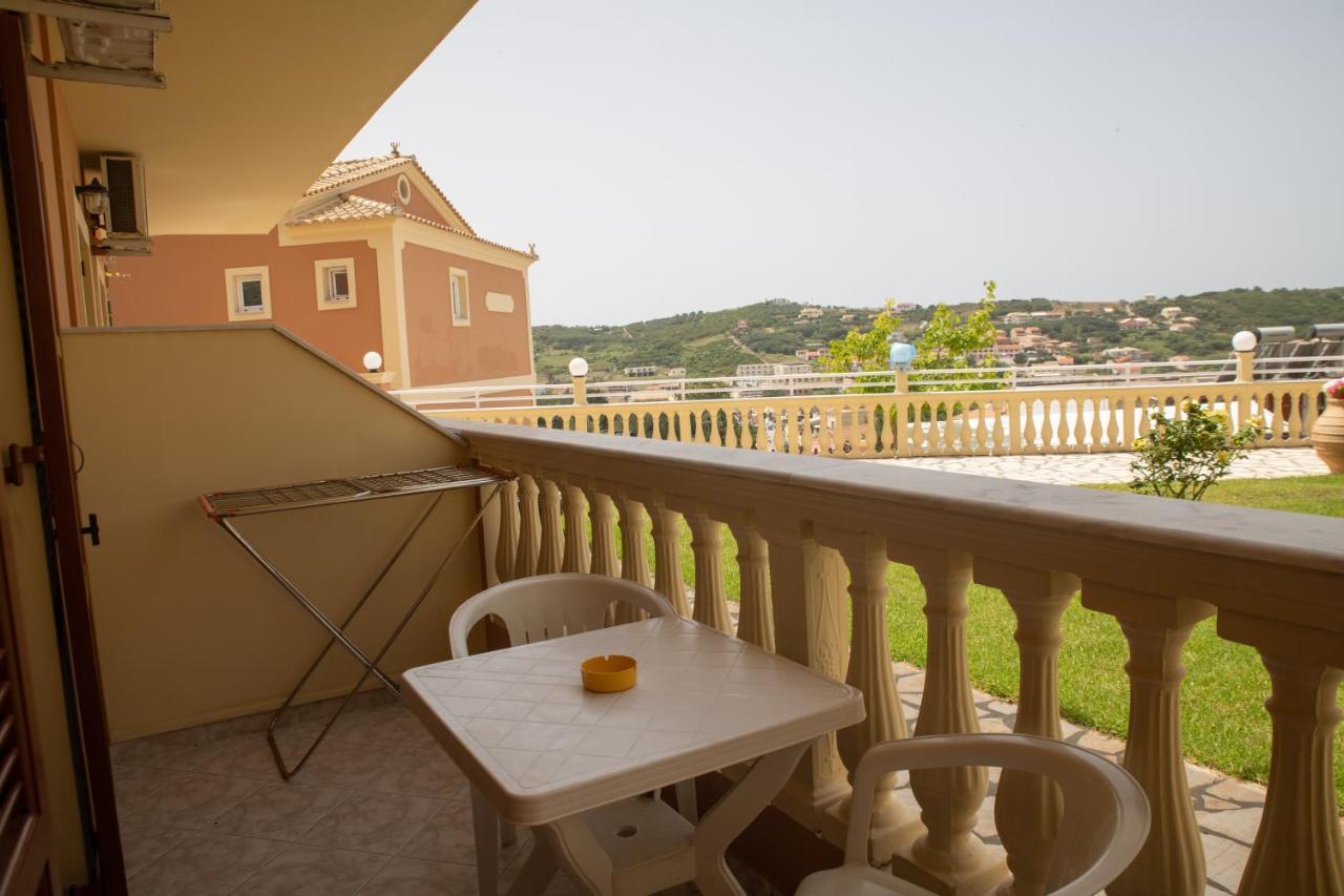 Kapetanios Apartments Agios Stefanos Avliotes  Екстериор снимка