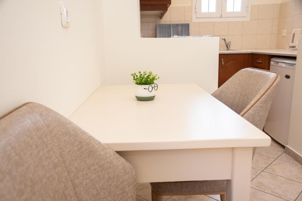 Kapetanios Apartments Agios Stefanos Avliotes  Екстериор снимка