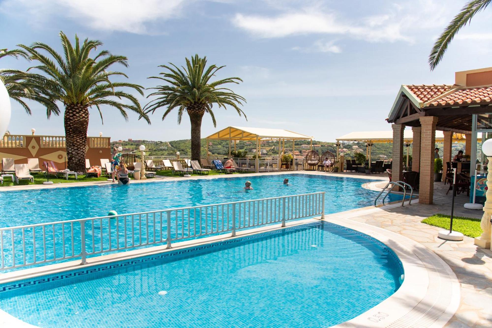 Kapetanios Apartments Agios Stefanos Avliotes  Екстериор снимка
